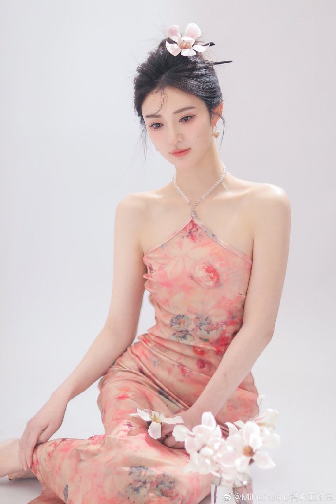 办公间隙也能色彩自然 · 科幻
